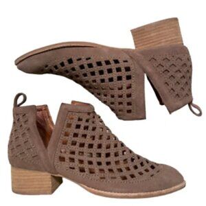 Jeffrey Campbell Women's Taggart Booties Brown Size 9
